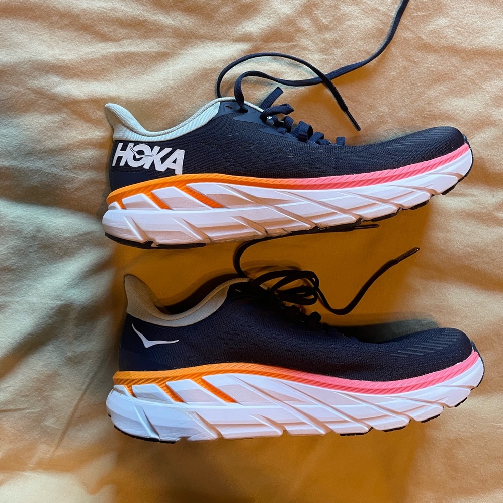 Hoka One One Clifton size 8 NEW